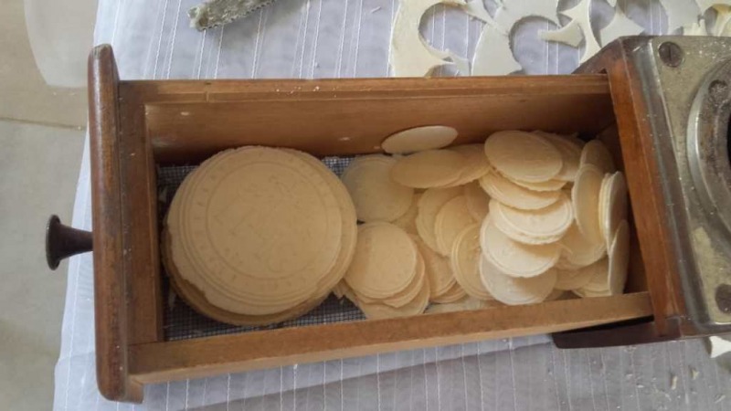 Retoman la produccin de hostias en una crcel de Sierra Chica